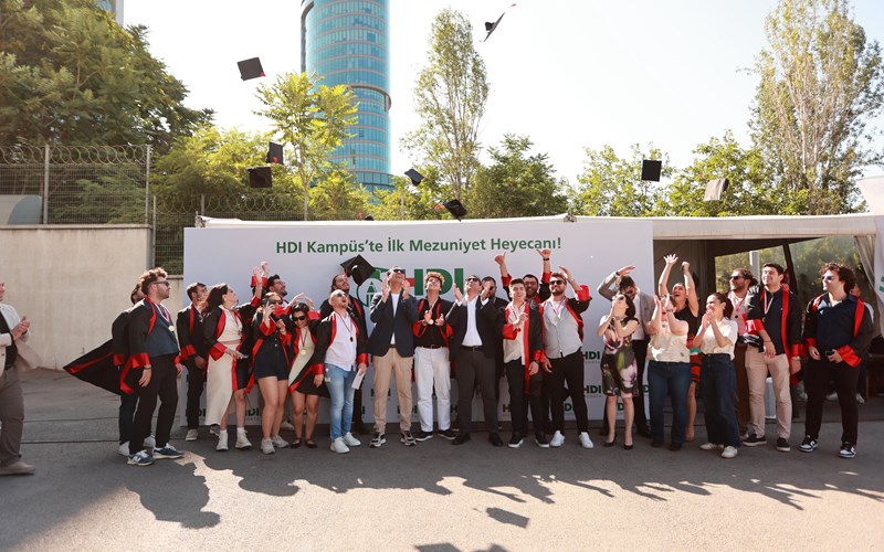 HDI Kampüs ilk mezunlarını verdi